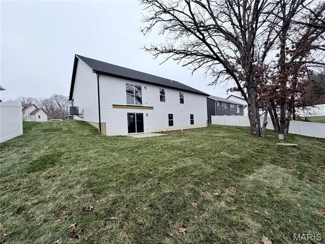 $438,900 | 530 Hickory Knoll Drive, Troy, MO 63379