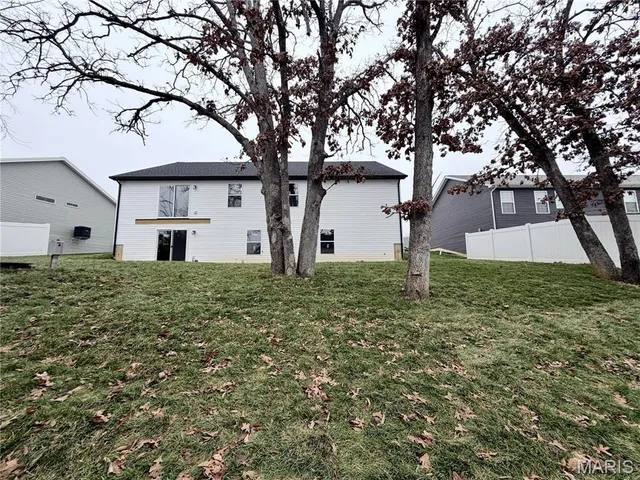 $438,900 | 530 Hickory Knoll Drive, Troy, MO 63379