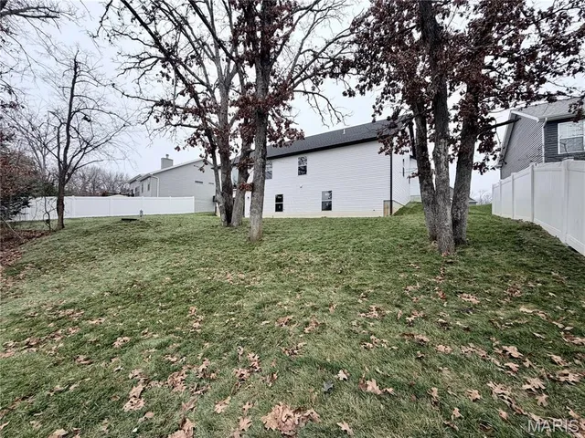 $438,900 | 530 Hickory Knoll Drive, Troy, MO 63379