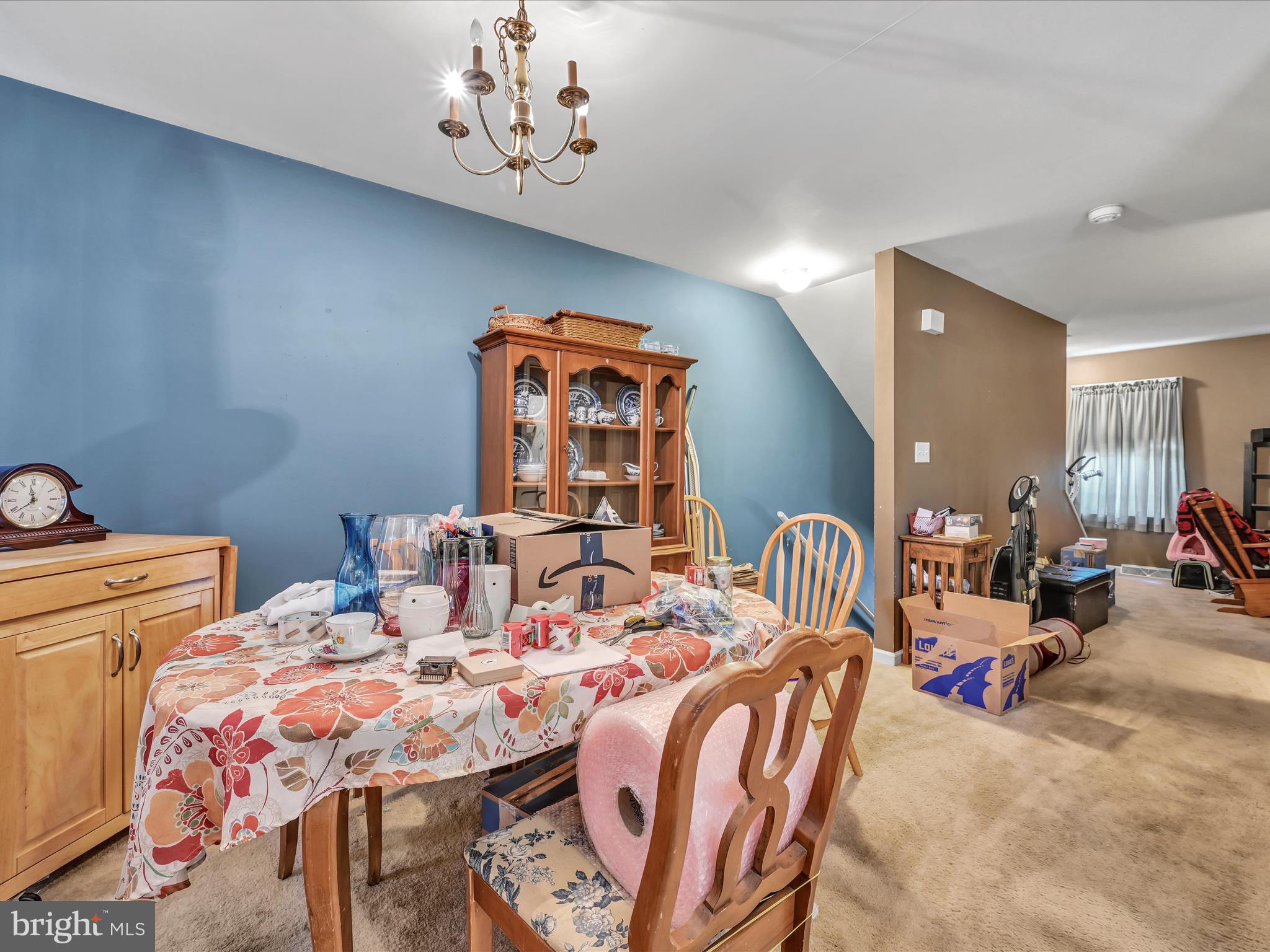 278 Point Circle York, PA 17406 - Photo 11 of 27 Dining Area b