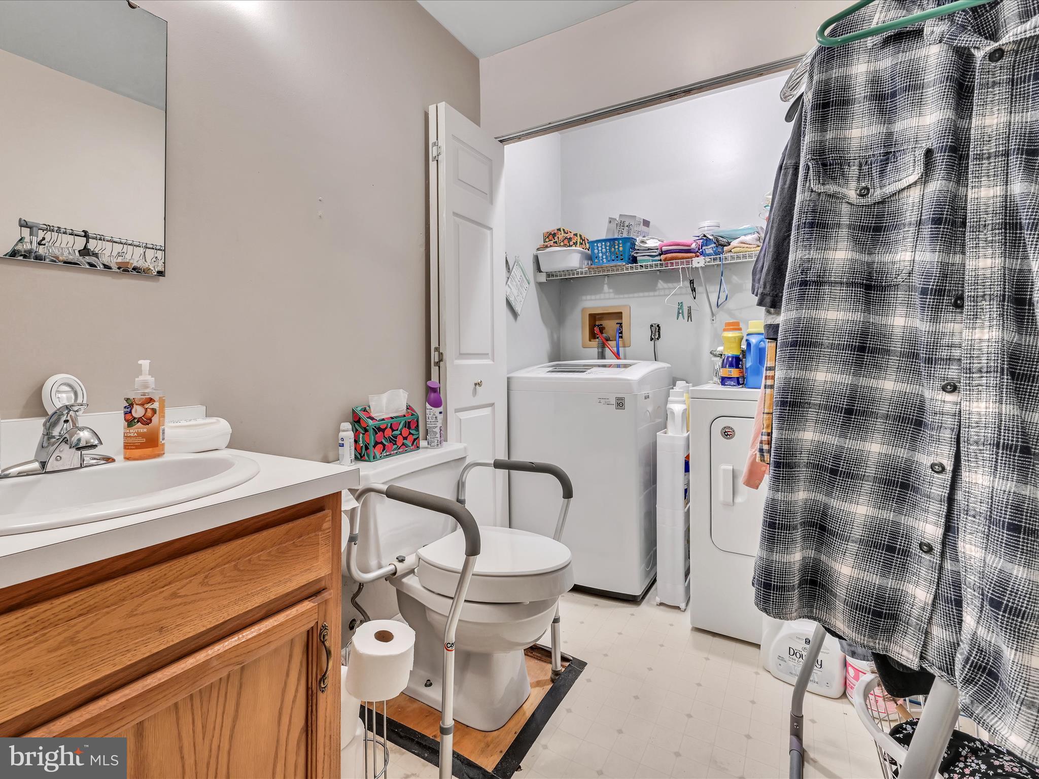 278 Point Circle York, PA 17406 - Photo 19 of 27 Half Bath and Laundry