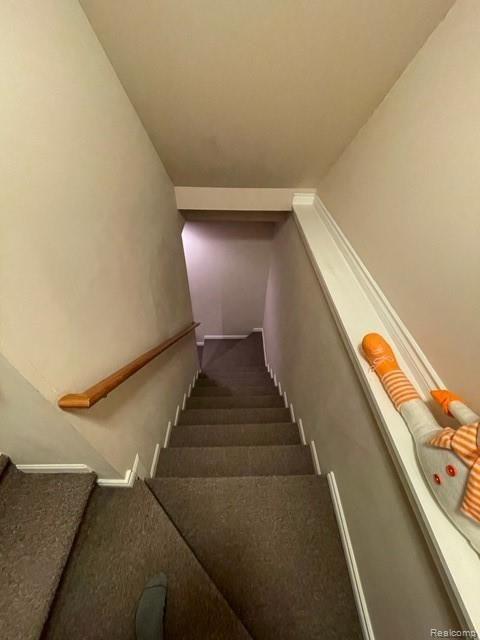 5020 Drayton Road Clarkston, MI 48346 - Photo 40 of 54 Finished Basement Stairway.jpg