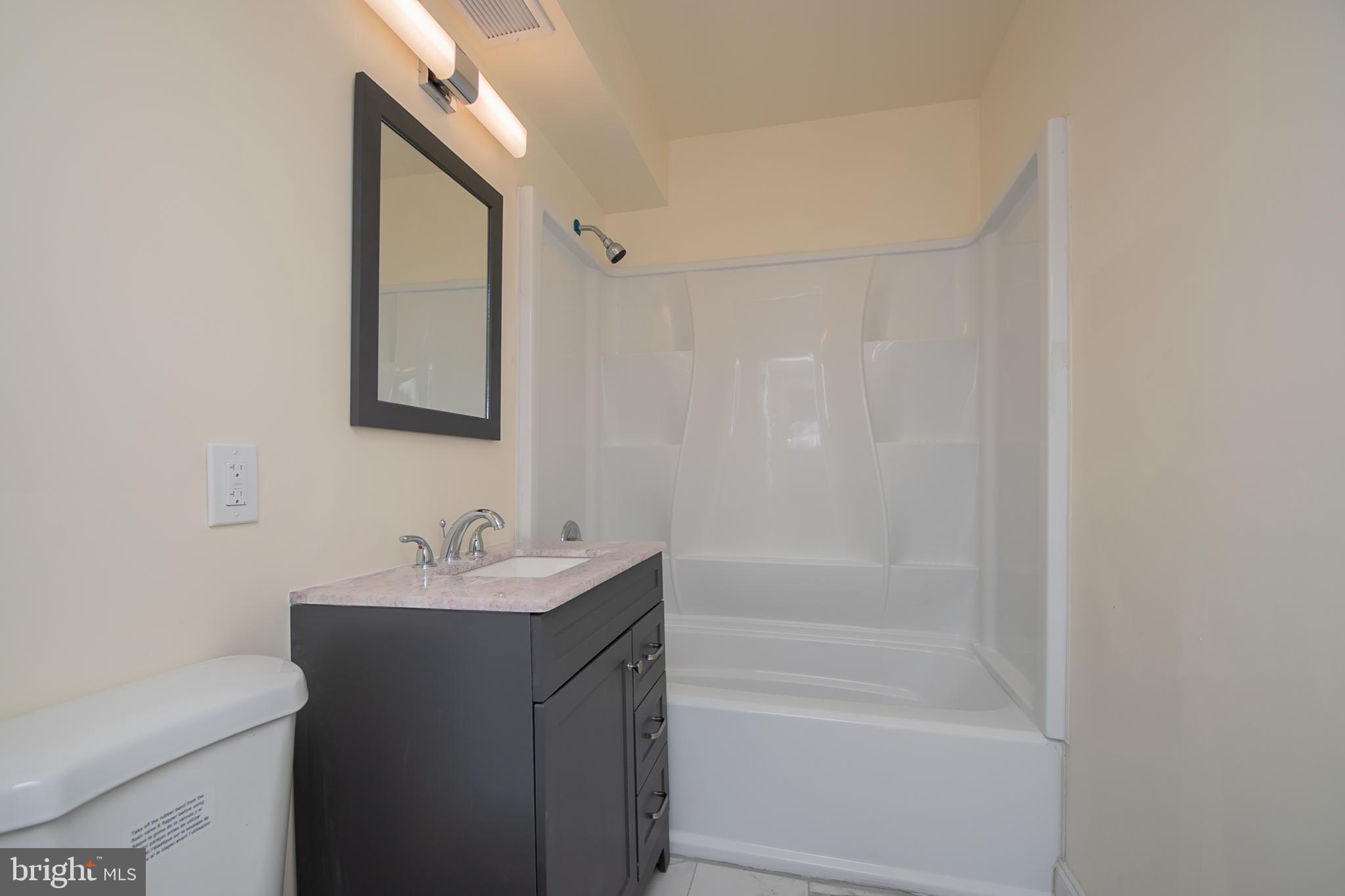 215 South Trooper Road Eagleville, PA 19403 - Photo 10 of 39 Full Bathroom