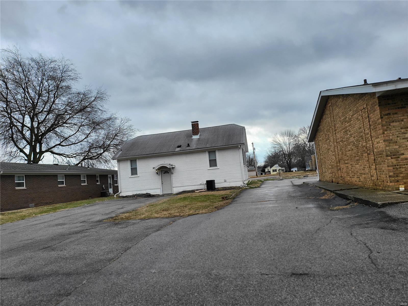 1519 Lebanon Avenue Belleville, IL 62221 - Photo 4 of 42