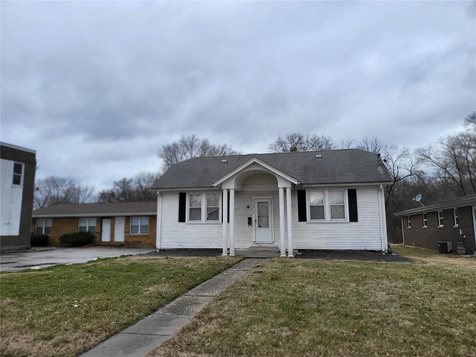 1519 Lebanon Avenue Belleville, IL 62221 - Photo 5 of 42