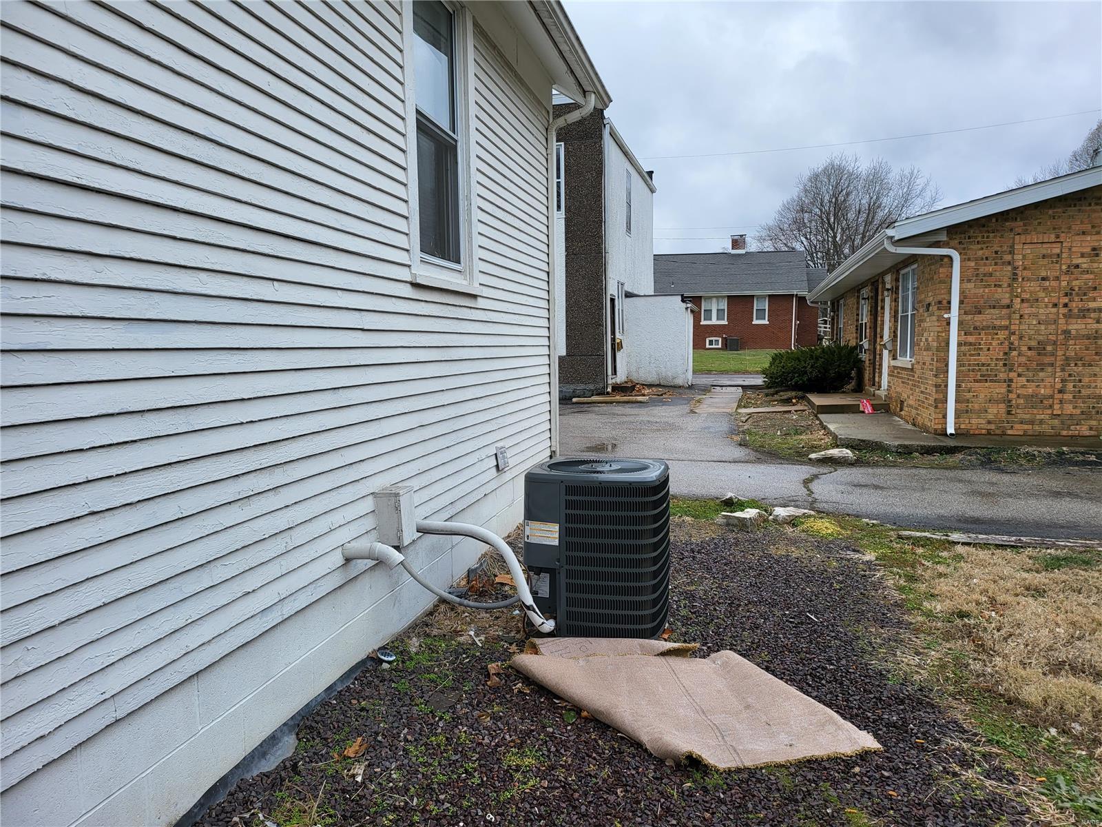 1519 Lebanon Avenue Belleville, IL 62221 - Photo 9 of 42