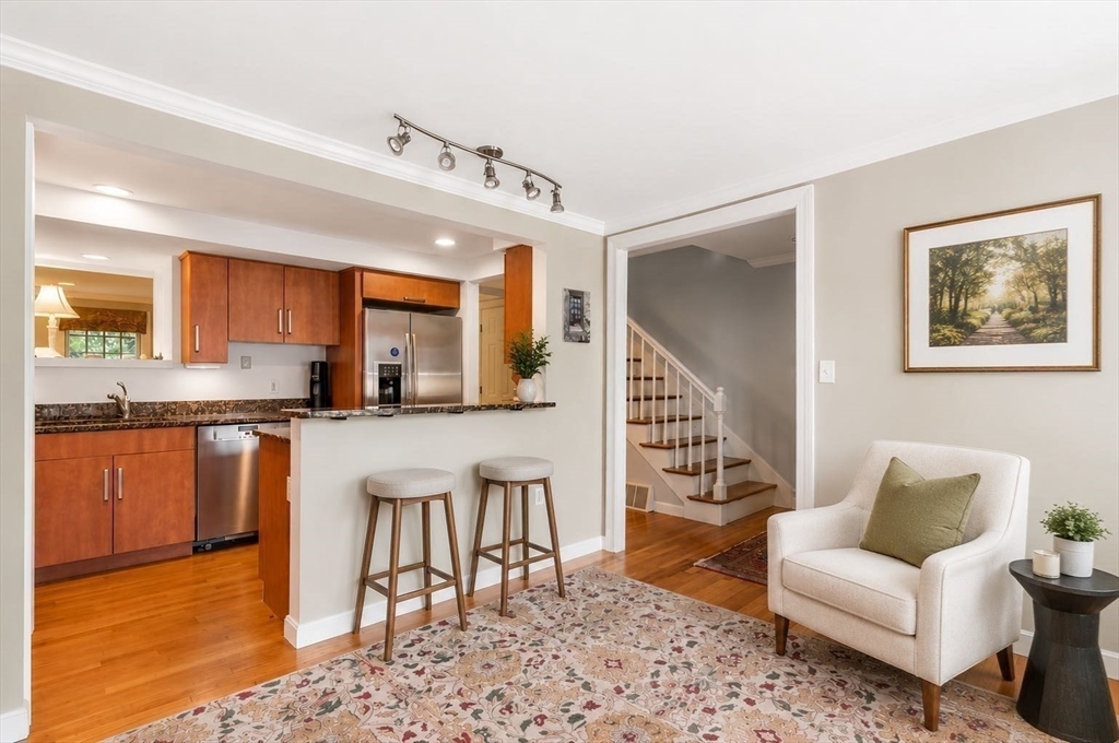 43 Jericho Road, Unit 43 Weston, MA 02493 - Photo 5 of 18 Gallery Image 5