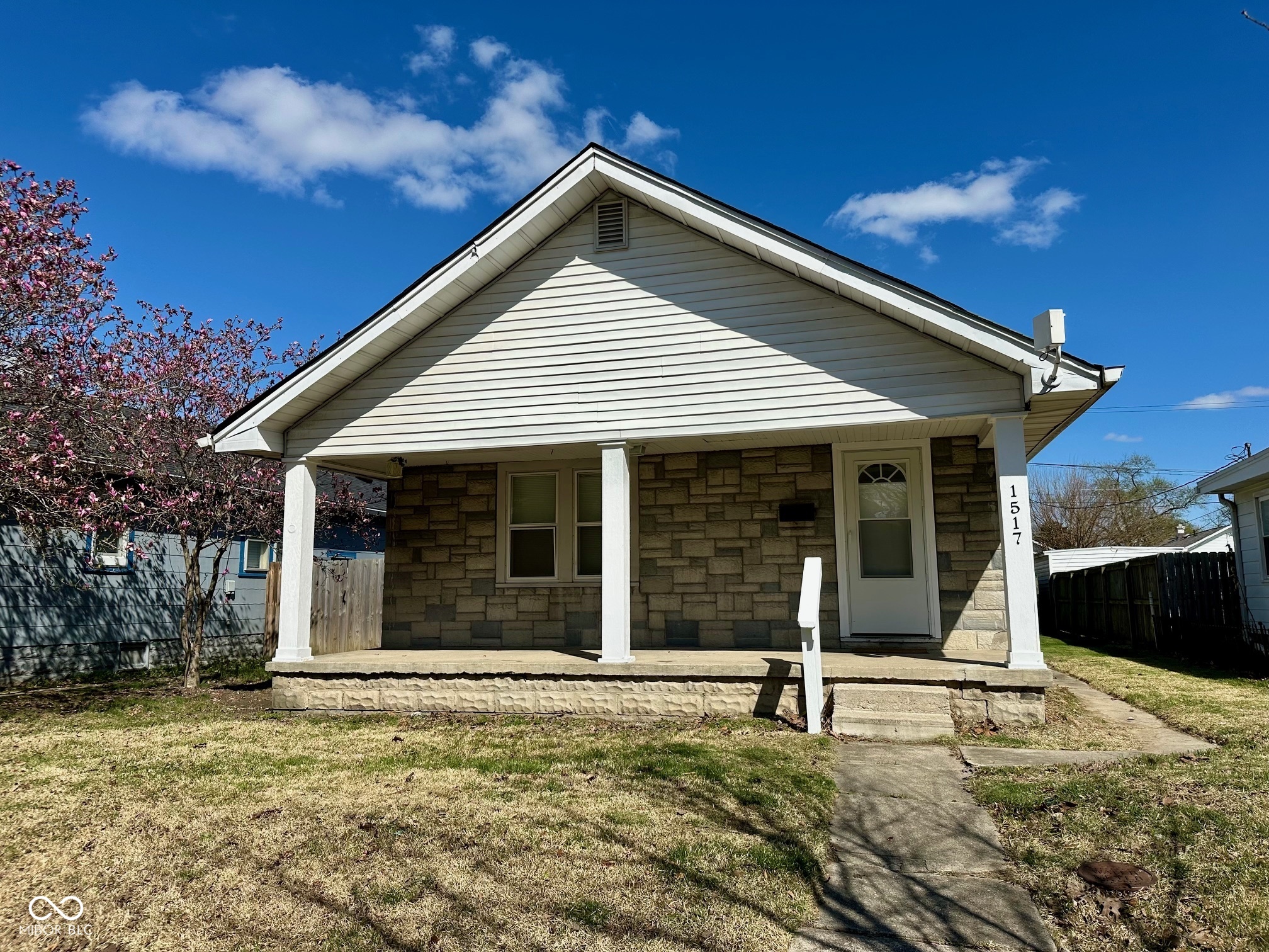 1517 North Gladstone Ave  