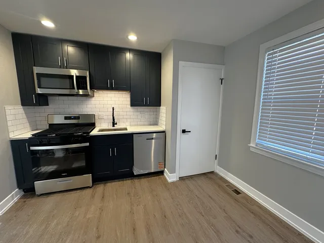 $3,000 | 7304 West 57th Street, Summit, IL 60501