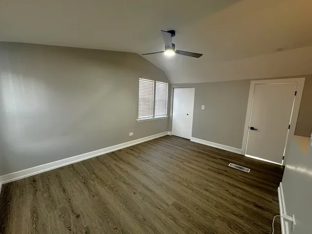 $3,000 | 7304 West 57th Street, Summit, IL 60501