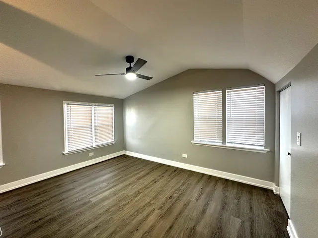 $3,000 | 7304 West 57th Street, Summit, IL 60501