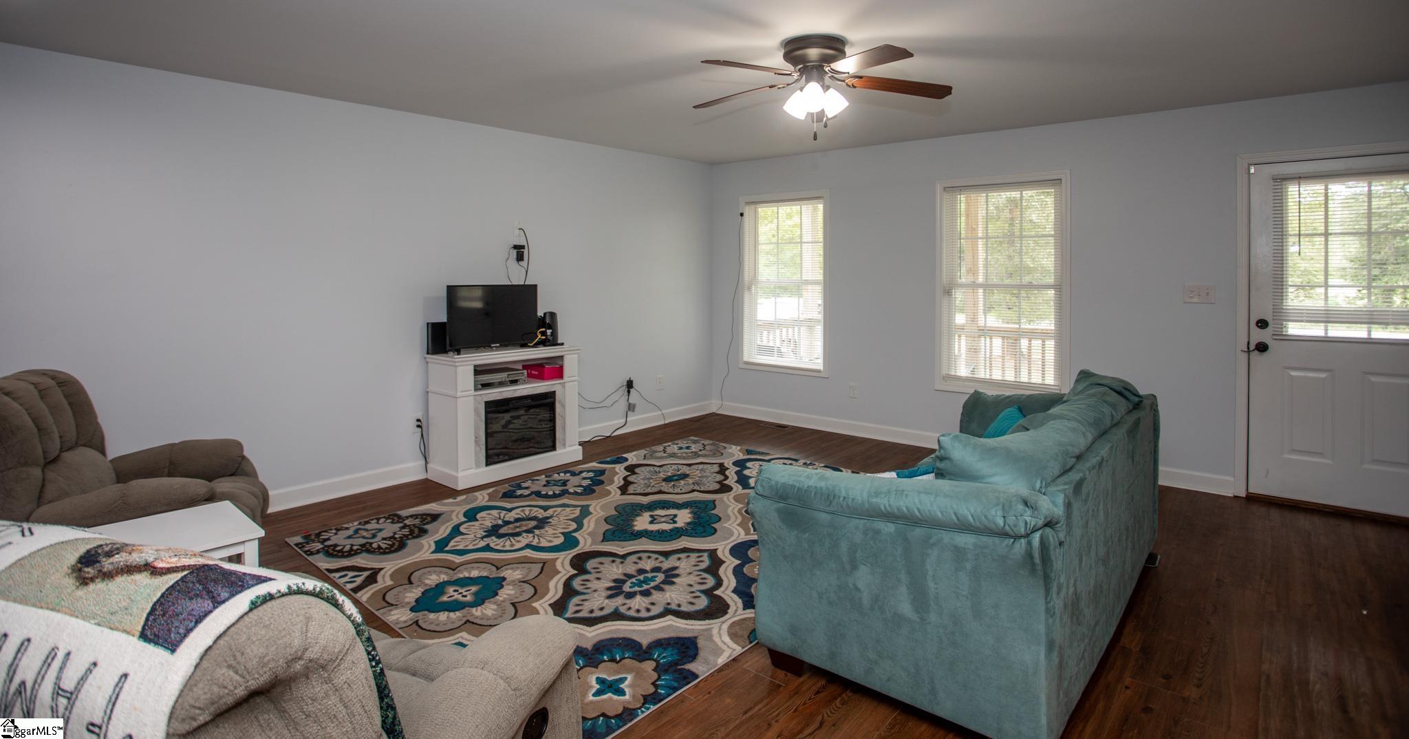 4557 Sawmill Road Gray Court, SC 29645 - Photo 7 of 36 Gallery Image 7