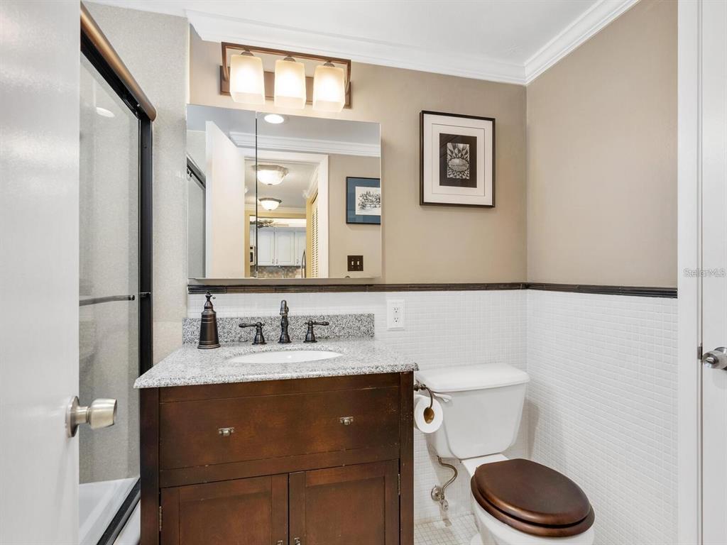 600 Sutton Place, Unit 201 Longboat Key, FL 34228 - Photo 7 of 11