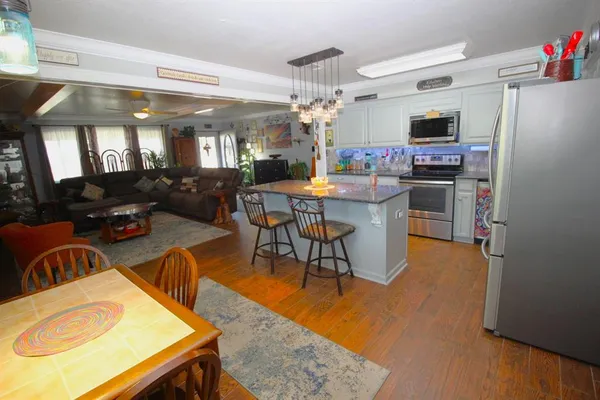 $314,000 | 205 Mason Drive, Seven Points, TX 75143