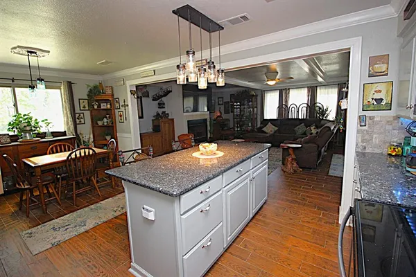 $314,000 | 205 Mason Drive, Seven Points, TX 75143