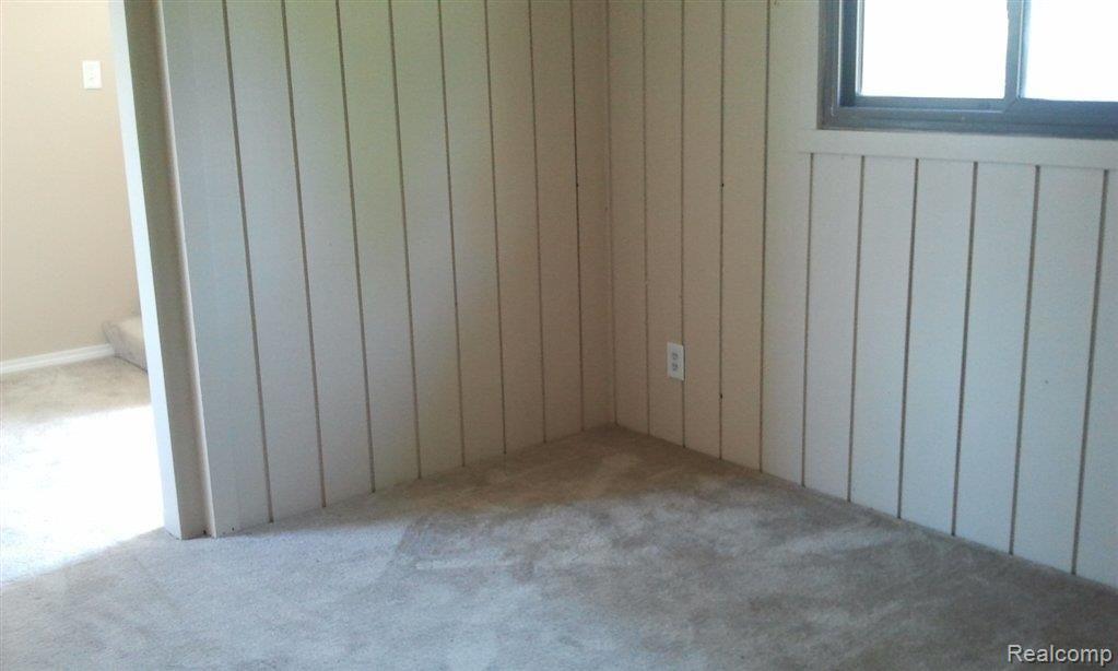71717 Eldred Road Romeo, MI 48065 - Photo 15 of 18 laundry room.jpg