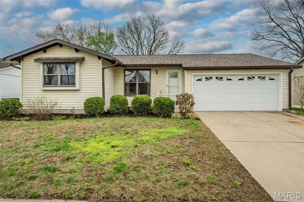 $309,900 | 1226 Kings Trail Lane, Fenton, MO 63026