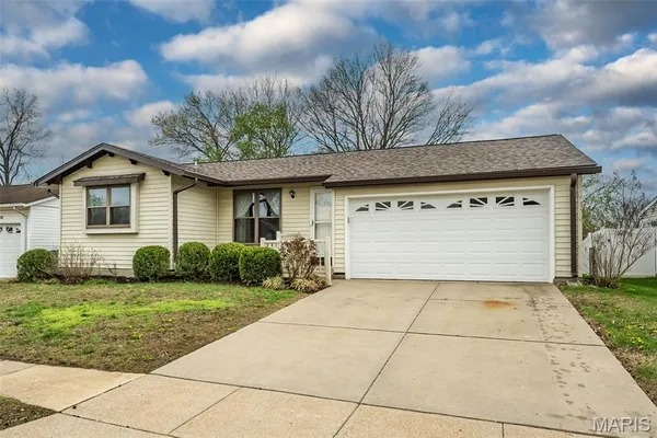 $309,900 | 1226 Kings Trail Lane, Fenton, MO 63026