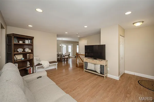 $309,900 | 1226 Kings Trail Lane, Fenton, MO 63026