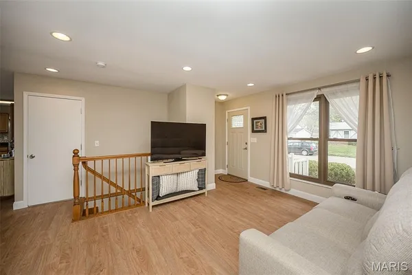 $309,900 | 1226 Kings Trail Lane, Fenton, MO 63026