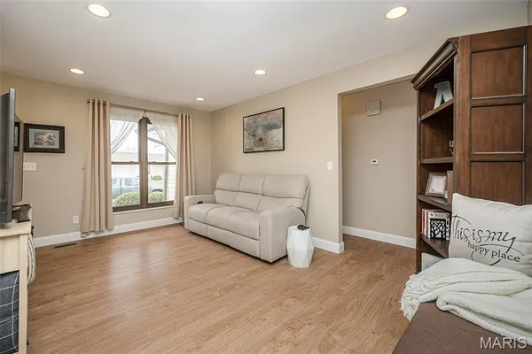 $309,900 | 1226 Kings Trail Lane, Fenton, MO 63026