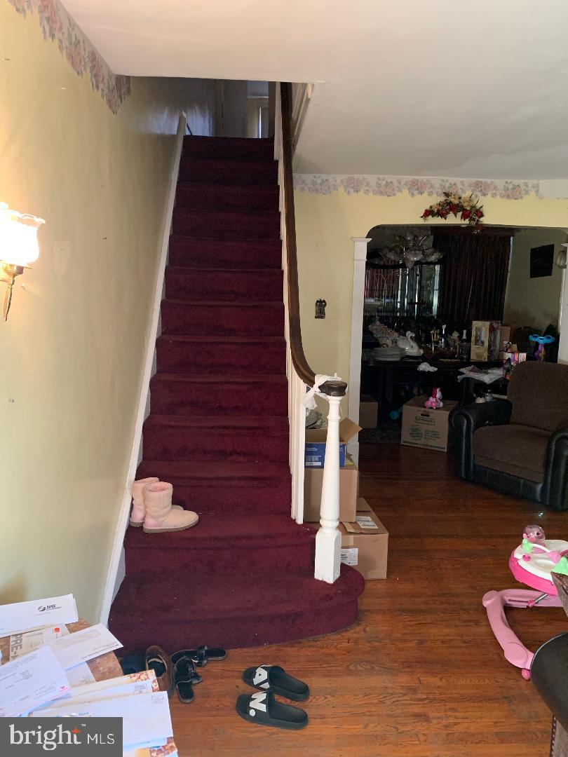 251 Sanford Road Upper Darby, PA 19082 - Photo 3 of 12