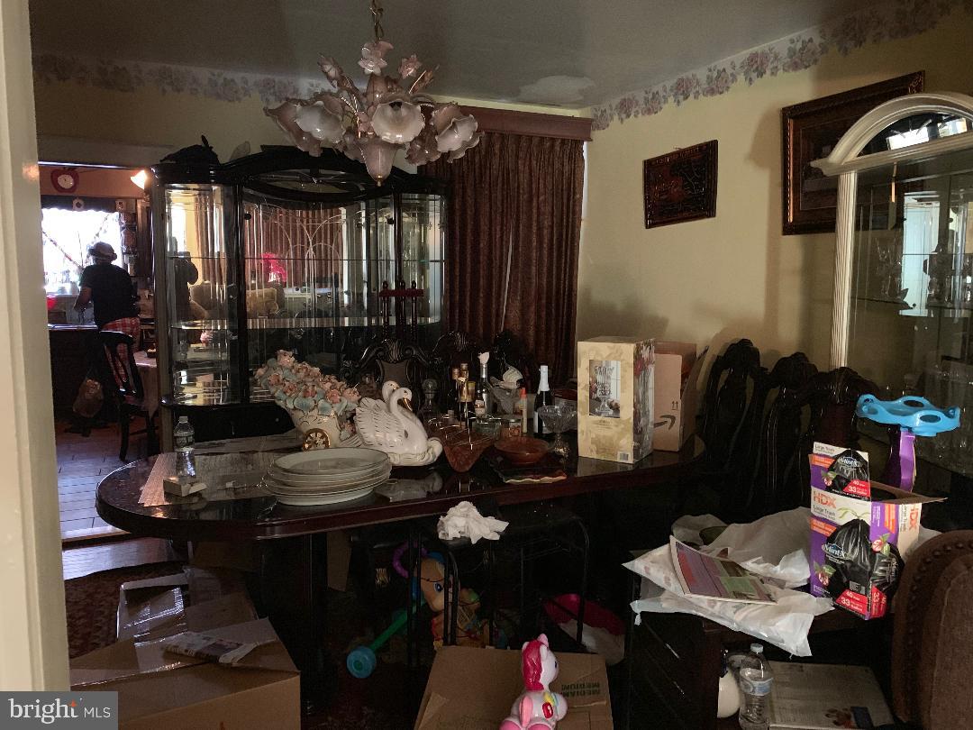 251 Sanford Road Upper Darby, PA 19082 - Photo 4 of 12