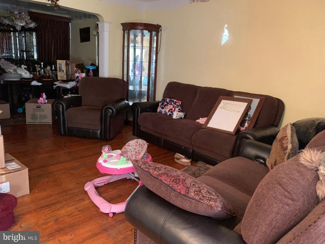 251 Sanford Road Upper Darby, PA 19082 - Photo 5 of 12