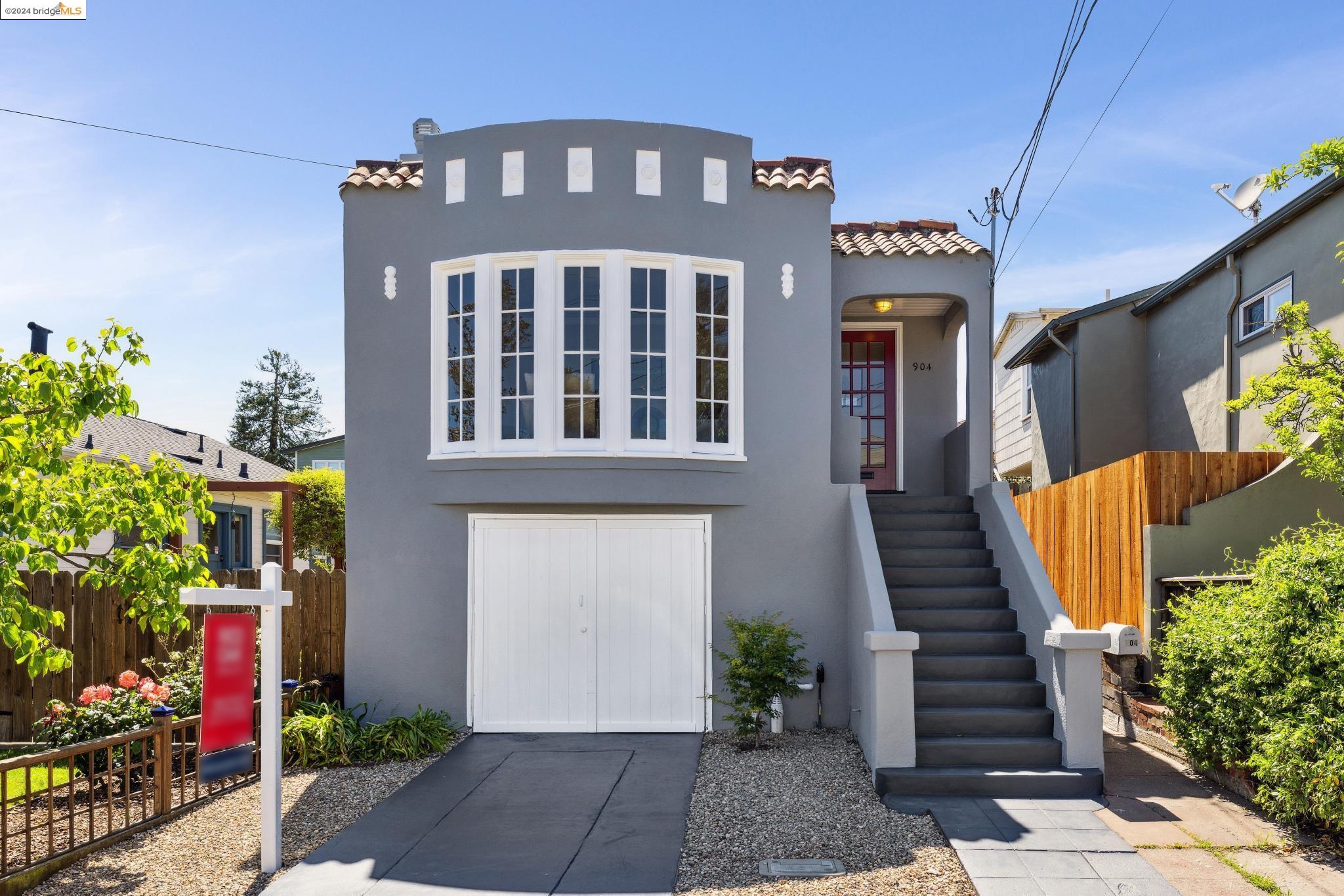 904 Jackson Street Albany, CA 94706 - Photo 1 of 1 a front view of a building