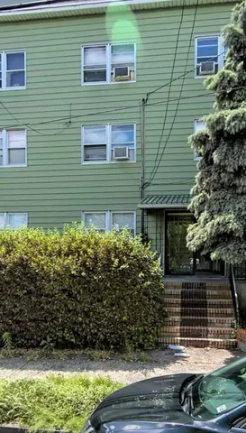 $2,100 | 119 Hobart Avenue, Unit 2, Bayonne, NJ 07002