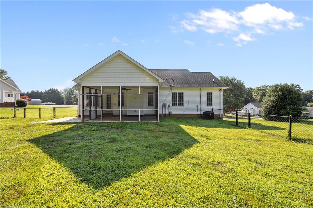 9512 Oakbrook Ridge Rural Hall, NC 27045 - Photo 36 of 40