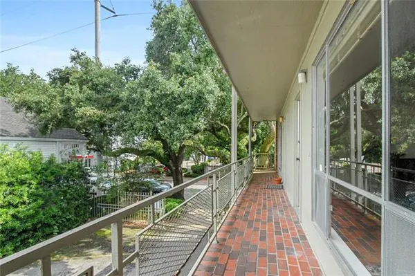 $179,000 | 801 Henry Clay Avenue, Unit 203, New Orleans, LA 70118