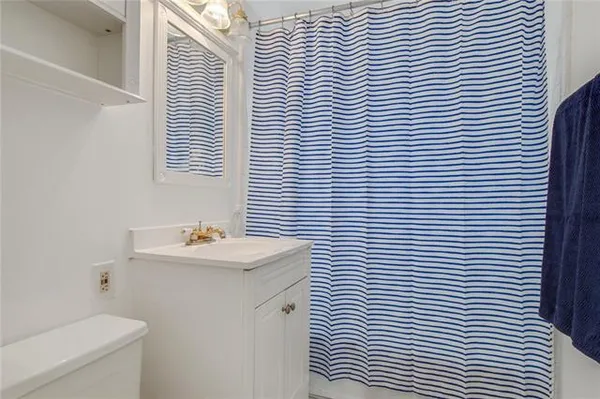 $179,000 | 801 Henry Clay Avenue, Unit 203, New Orleans, LA 70118