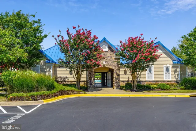 $2,400 | 2408 Forest Edge Court, Unit 303, Odenton, MD 21113