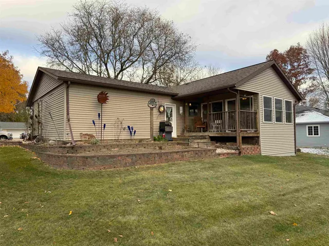 $329,900 | 1018 10th Court, Reedsburg, WI 53959