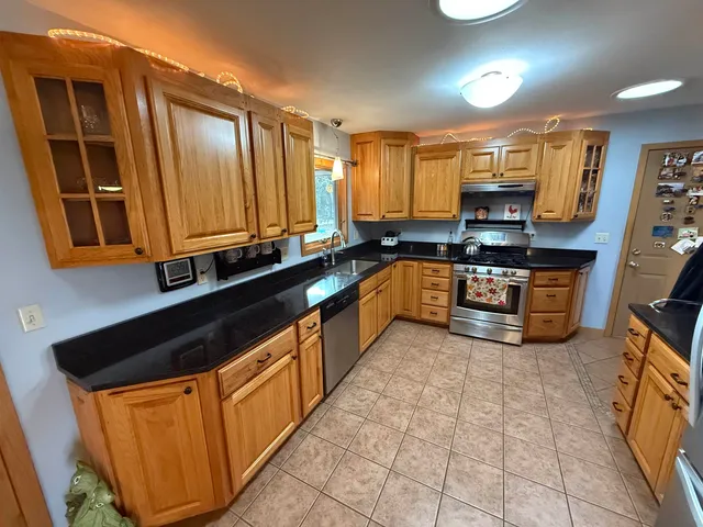 $329,900 | 1018 10th Court, Reedsburg, WI 53959