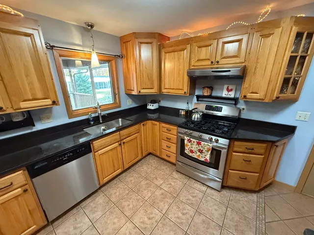 $329,900 | 1018 10th Court, Reedsburg, WI 53959