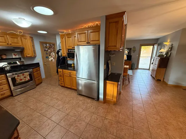$329,900 | 1018 10th Court, Reedsburg, WI 53959