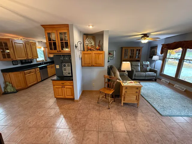 $329,900 | 1018 10th Court, Reedsburg, WI 53959