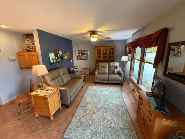 $329,900 | 1018 10th Court, Reedsburg, WI 53959