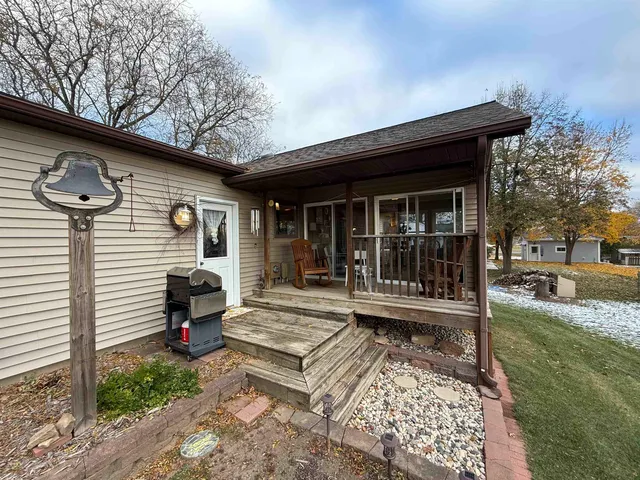 $329,900 | 1018 10th Court, Reedsburg, WI 53959