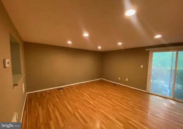 $2,899 | 14103 Armilla Court, Burtonsville, MD 20866