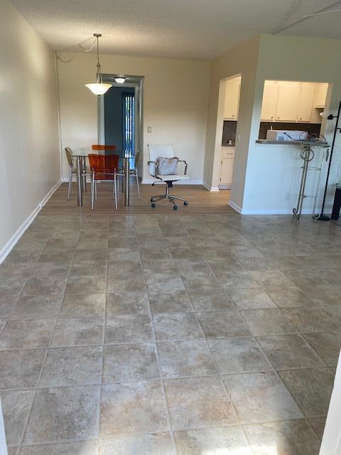 387 Brighton J Boca Raton, FL 33434 - Photo 2 of 12 2