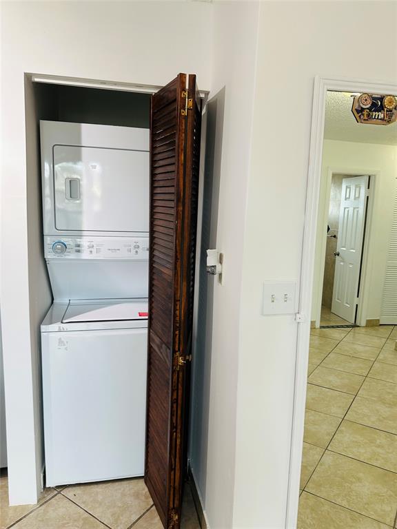 10046 Winding Lake Road, Unit 203 Sunrise, FL 33351 - Photo 3 of 31