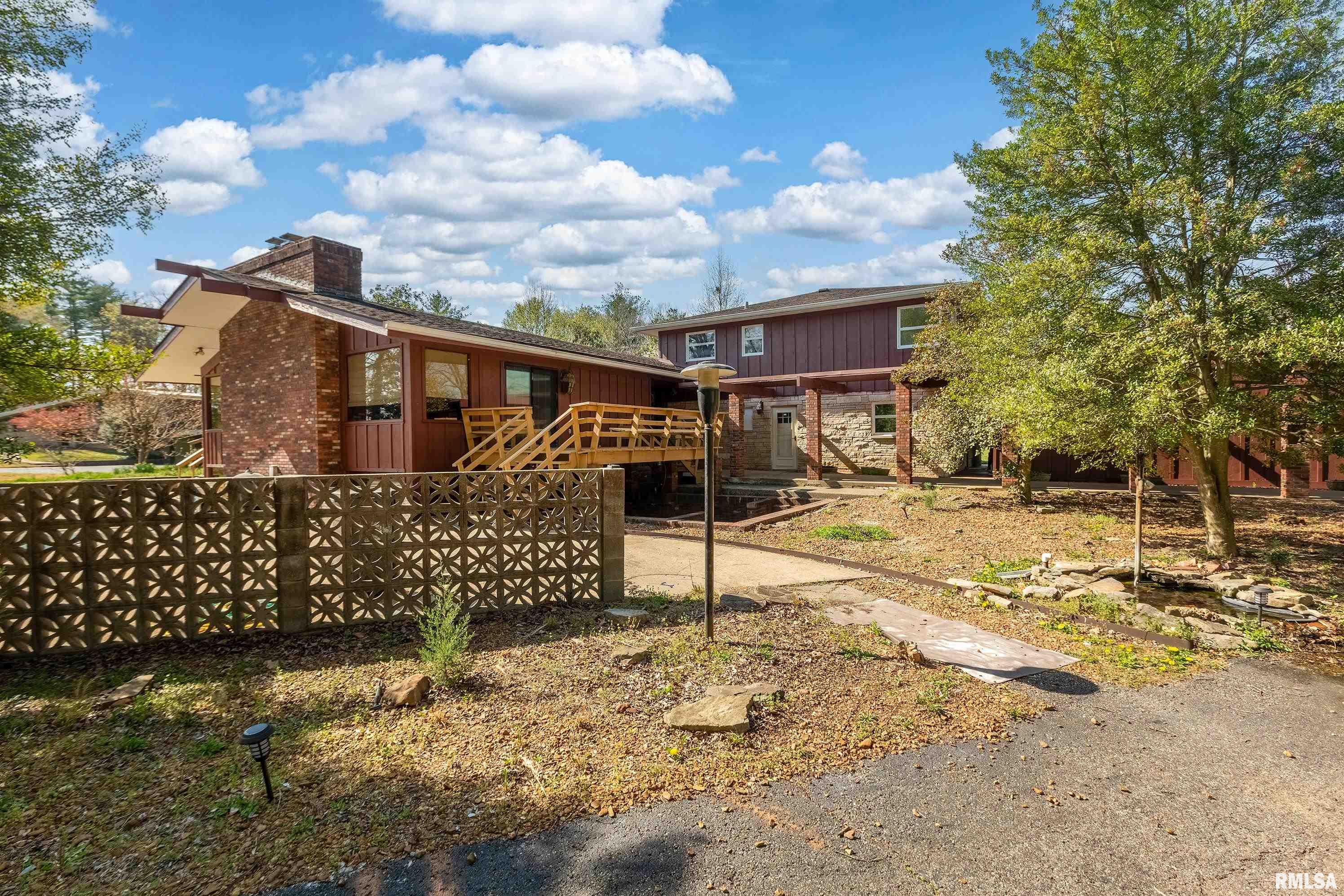 2611 West Striegel Road Carbondale, IL 62901 - Photo 1 of 67