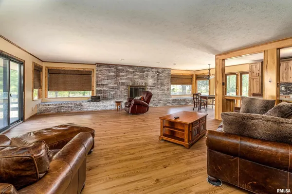 $375,000 | 2611 West Striegel Road, Carbondale, IL 62901