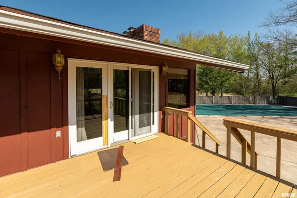 $375,000 | 2611 West Striegel Road, Carbondale, IL 62901