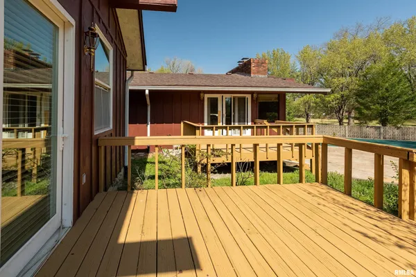 $375,000 | 2611 West Striegel Road, Carbondale, IL 62901
