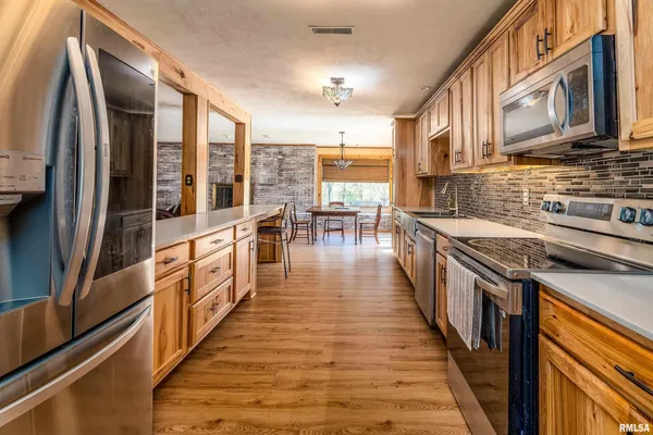 $375,000 | 2611 West Striegel Road, Carbondale, IL 62901