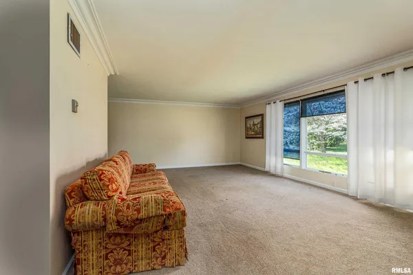 $375,000 | 2611 West Striegel Road, Carbondale, IL 62901